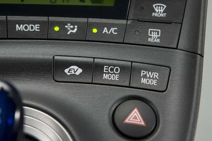 How Much Mileage Does Eco Mode Save You Every Month