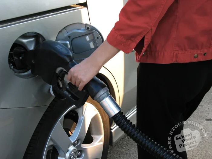 Find Out Is It Better to Fill a Gas Tank Full or Half