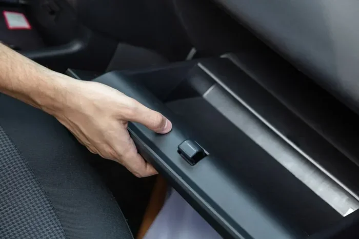 Can a Locksmith Open a Glove Box Without Breaking It