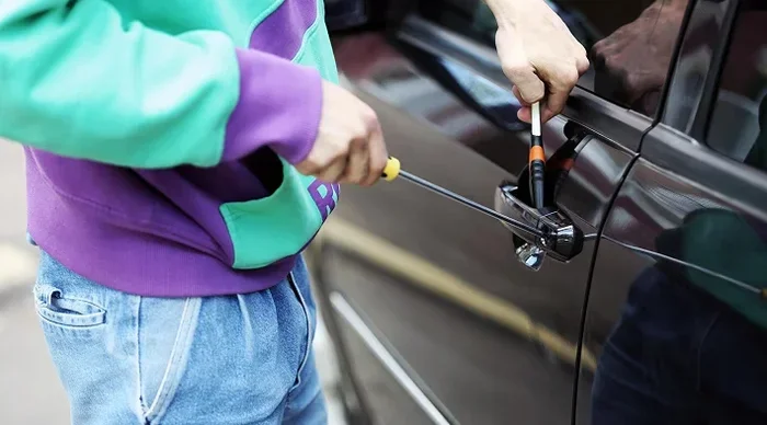 Who Can Unlock My Trunk When You Are Stranded Outside