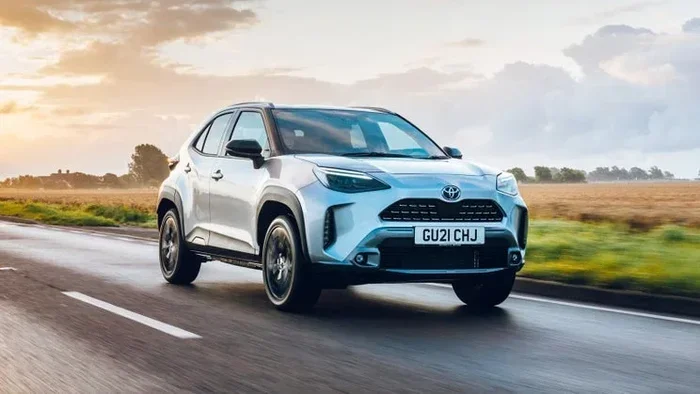 Can a Tall Person Drive a Toyota Yaris Without Issues