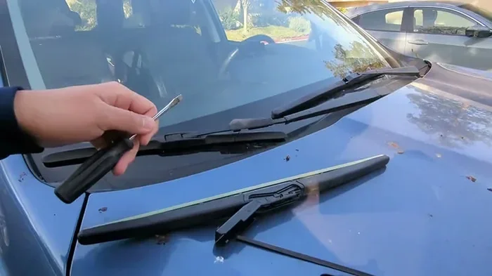 How Do I Remove My Windshield Wipers Without Damage